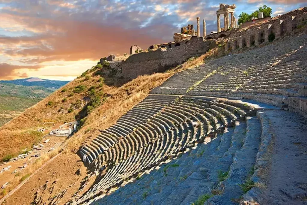 İzmir Bergama Antik Tiyatro